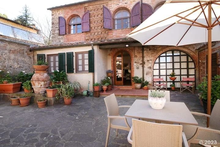 Enchanting Cottage a Lucca